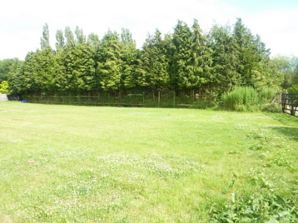 Michael Anthony Bletchley - Stoke Hammond - Paddock